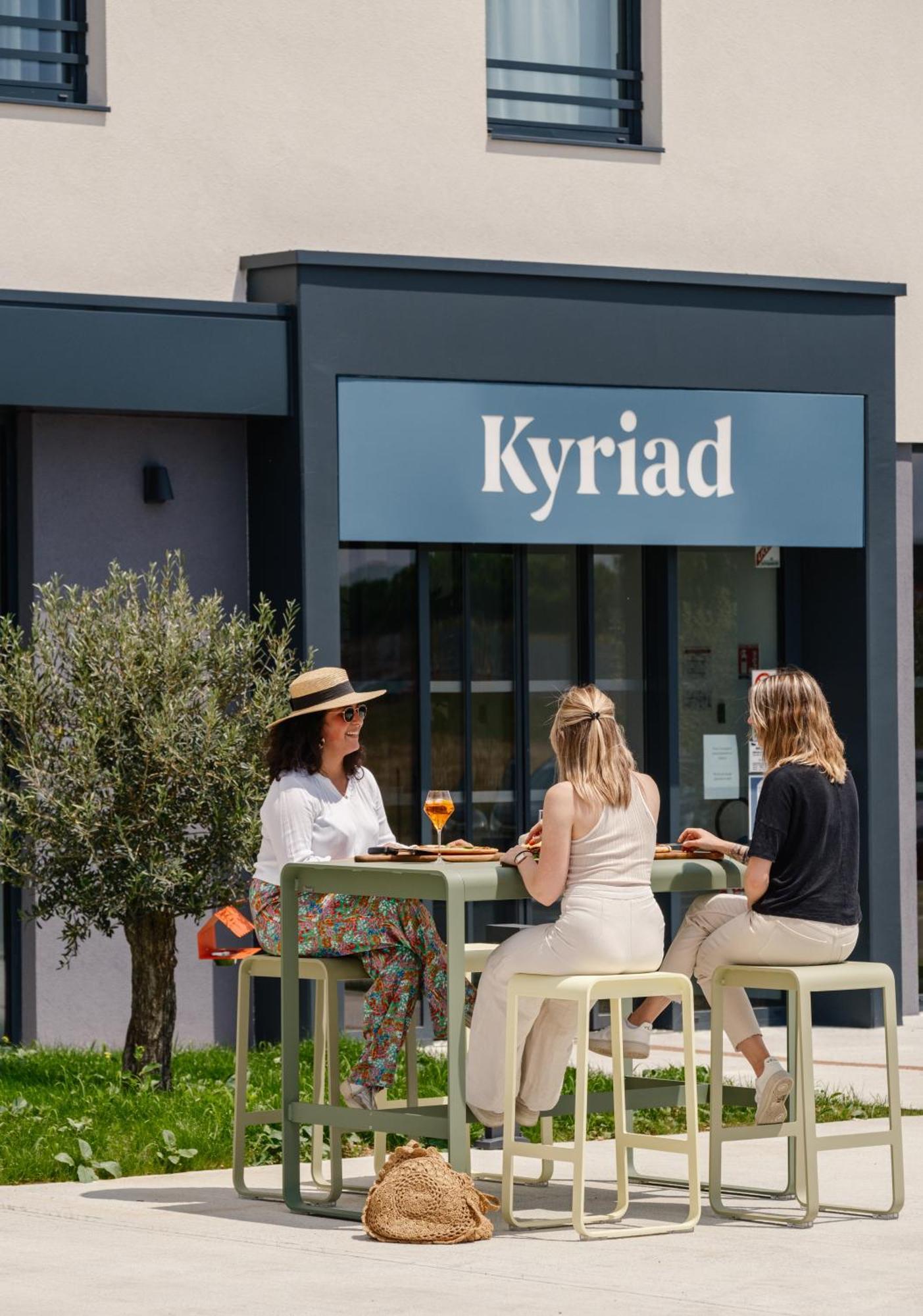 Kyriad Chateauroux Nord - Aeroport Deols Bagian luar foto